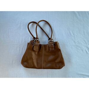 Tignanello Brown Leather Purse/Handbag Medium Size, Magnetic Closure, Buckles